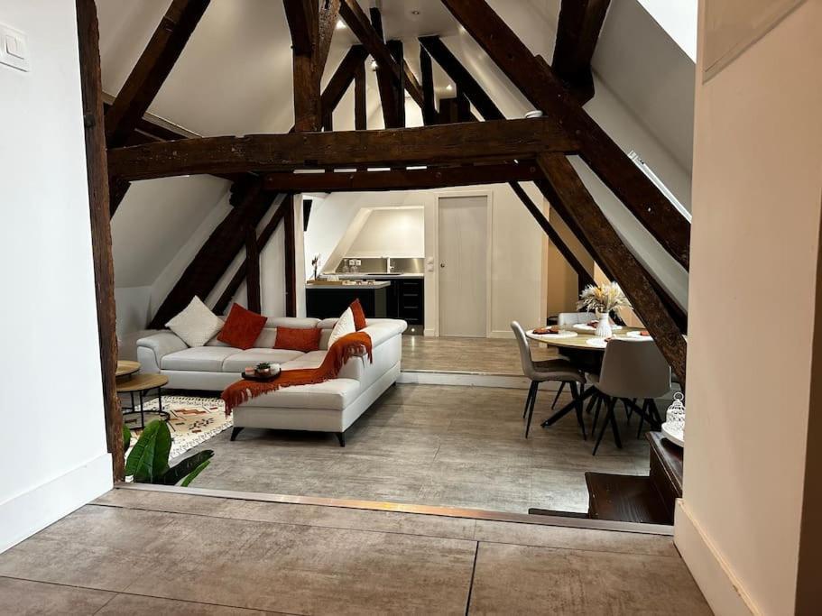 Charme, Poutres Et Elegance Apartment Chartres Bagian luar foto